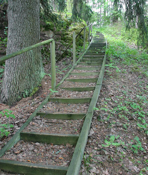 Täyttömäen ns. vanhat portaat, joissa on 10 000 askelmaa.