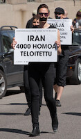 Iran: 4 000 homoa teloitettu · Helsinki Pride -paraati 2014 · kuva 22