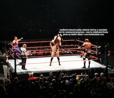 Batista & Triple H vs Chris Benoit & Randy Orton · WWE RAW Live & Loaded · kuva 90
