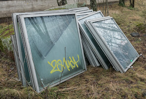 Kotkansiivestä poistettuja ikkunoita · Roihuvuori primary school 2014 · photo 29