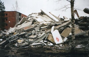Demolishing on its way at Alakiventie · Alakiventie scandal houses · photo 56