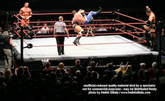 Batista & Triple H vs Chris Benoit & Randy Orton · WWE RAW Live & Loaded · kuva 103