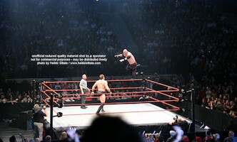 Gene Snitsky vs Kane · WWE RAW Live & Loaded · photo 39