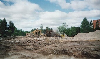 Demolishing on its way at Alakiventie · Alakiventie scandal houses · photo 37