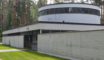 Keuruun siunauskappeli kesällä 2022 · kuva 41 Keuruun siunauskappeli kesällä 2022 · kuva 41