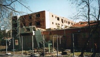 Demolishing on its way at Alakiventie · Alakiventie scandal houses · photo 53