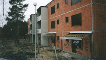 Demolishing on its way at Alakiventie · Alakiventie scandal houses · photo 51