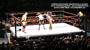Trish Stratus & Molly Holly vs Victoria & Nidia · WWE RAW Live & Loaded · photo 20