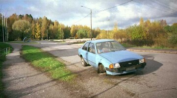 Hylätty auto · Kuvia Suomesta 1999 - 2003 · kuva 40