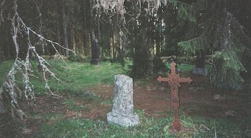 Pihlajaveden vanha hautausmaa · Kuvia Suomesta 1999 - 2003 · kuva 68