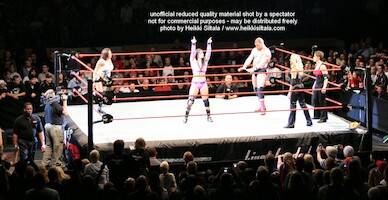 Trish Stratus & Molly Holly vs Victoria & Nidia · WWE RAW Live & Loaded · photo 19