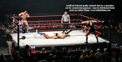 La Resistance vs Rhyno & Tajiri · WWE RAW Live & Loaded · kuva 54