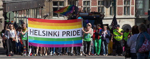 The Helsinki Pride rainbow flag · Helsinki Pride -paraati 2014 · kuva 1