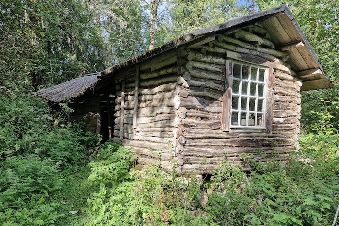 The upper cabin